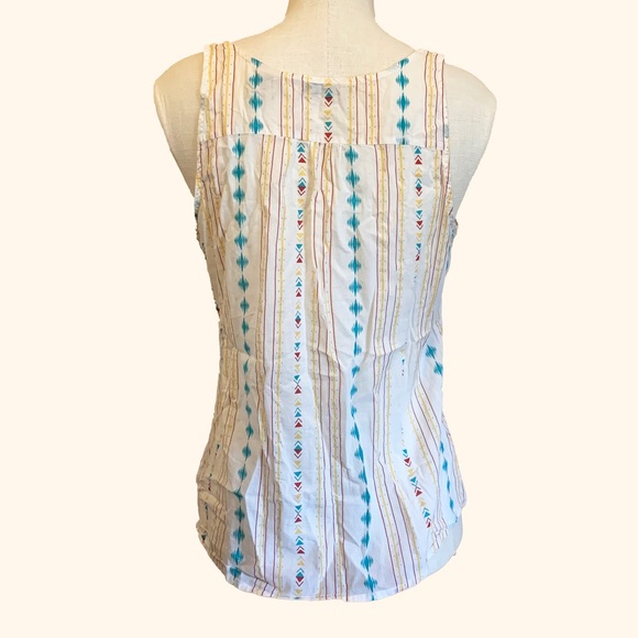 Natural Reflections Button Up Sleeveless Tank - Picture 2 of 3